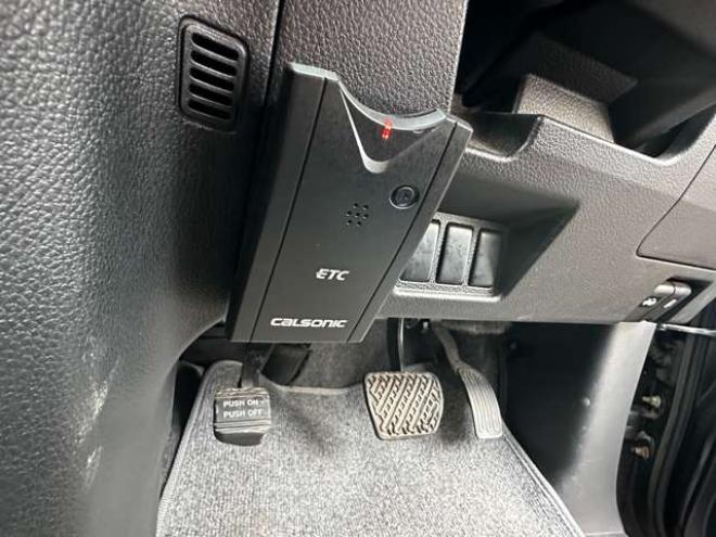 セレナ2.0 ハイウェイスター 4WD　アイドリングストップ　プッシュスタート 2000