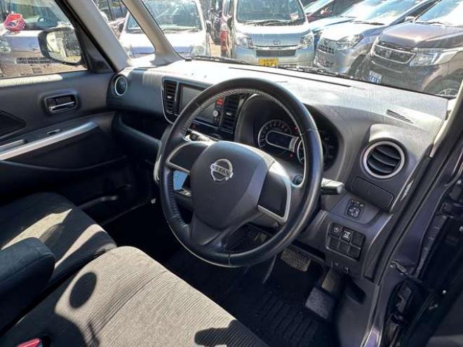 デイズルークスハイウェイスターX 4WD　片側パワースライドドア　SDナビ　地デジ　運転席シートヒーター　アイドリングストップ　アラウンドビューモニター　バックモニター　純正アルミホイール夏　プッシュスタート　インテリジェントキー 660