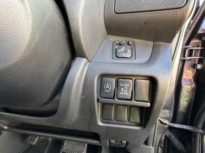 デイズルークスハイウェイスターX 4WD　片側パワースライドドア　SDナビ　地デジ　運転席シートヒーター　アイドリングストップ　アラウンドビューモニター　バックモニター　純正アルミホイール夏　プッシュスタート　インテリジェントキー 660