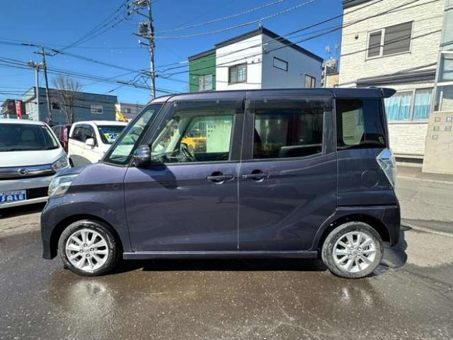 デイズルークスハイウェイスターX 4WD　片側パワースライドドア　SDナビ　地デジ　運転席シートヒーター　アイドリングストップ　アラウンドビューモニター　バックモニター　純正アルミホイール夏　プッシュスタート　インテリジェントキー 660