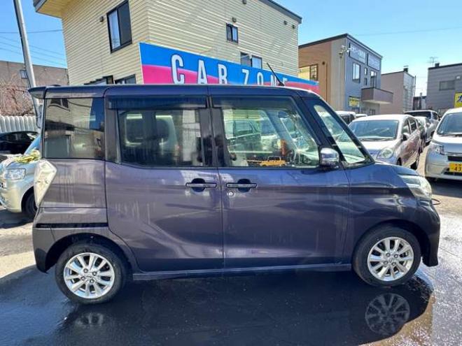 デイズルークスハイウェイスターX 4WD　片側パワースライドドア　SDナビ　地デジ　運転席シートヒーター　アイドリングストップ　アラウンドビューモニター　バックモニター　純正アルミホイール夏　プッシュスタート　インテリジェントキー 660