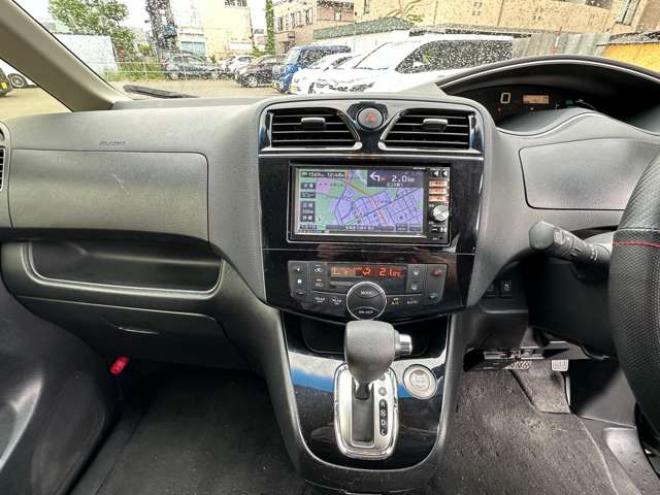 セレナ2.0 ハイウェイスター 4WD　左側パワースライドドア　Bluetooth 2000
