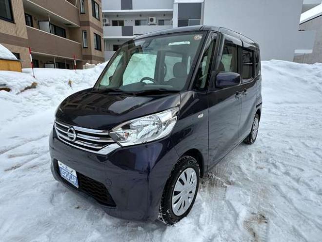 デイズルークスS 4WD　シートシーター　アイドリングストップ　横滑り防止装置　衝突軽減軽減ブレーキ　ETC　スチールホイール冬　フルセグTV　ナビ 660