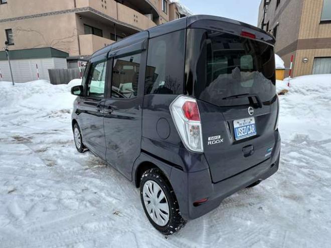 デイズルークスS 4WD　シートシーター　アイドリングストップ　横滑り防止装置　衝突軽減軽減ブレーキ　ETC　スチールホイール冬　フルセグTV　ナビ 660