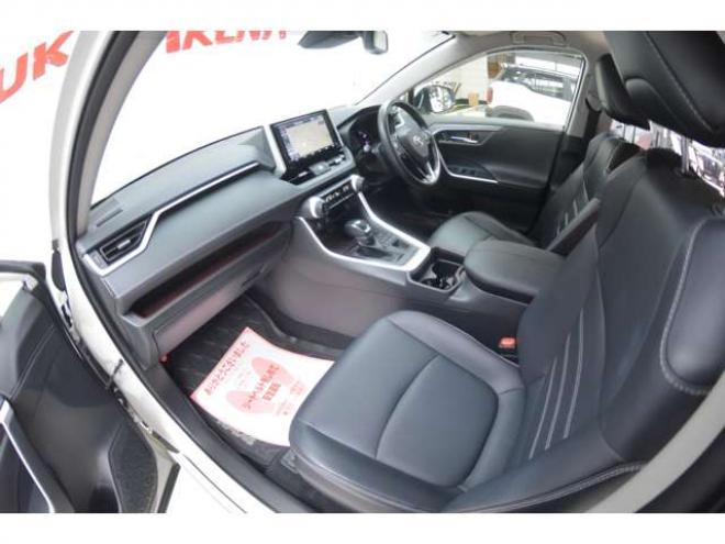 RAV-42.0 G 4WD　ワンオーナー車4WDプリクラッシュセーフティ黒革シートヒーターレーダークルーズコントロール8インチナビTVバックカメラLEDパワーバックドアステアリングヒーター横滑り防止装置パーキングセンサー 2000