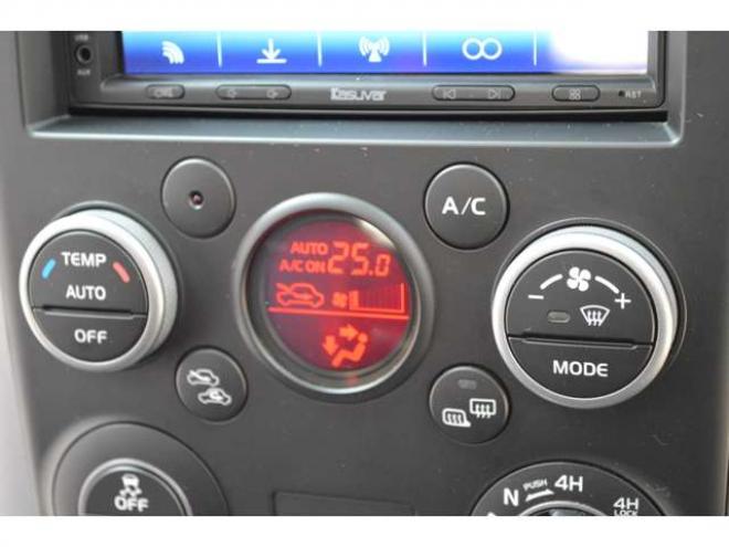 エスクード2.4 クロスアドベンチャー 4WD　ワンオーナー特別仕様車4WD横滑り防止装置サンルーフ社外ディスプレイオーディオバックカメラETCハーフレザーシートヒーターHIDライトクルーズコントロール 2400