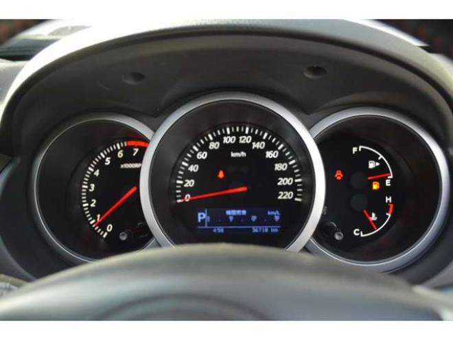 エスクード2.4 クロスアドベンチャー 4WD　ワンオーナー特別仕様車4WD横滑り防止装置サンルーフ社外ディスプレイオーディオバックカメラETCハーフレザーシートヒーターHIDライトクルーズコントロール 2400
