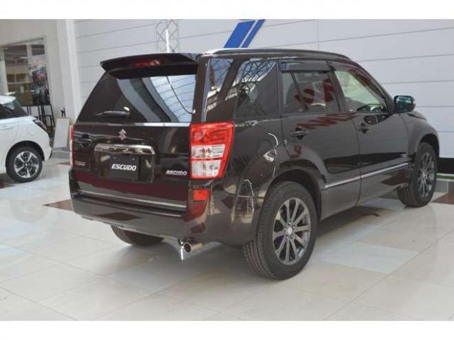 エスクード2.4 クロスアドベンチャー 4WD　ワンオーナー特別仕様車4WD横滑り防止装置サンルーフ社外ディスプレイオーディオバックカメラETCハーフレザーシートヒーターHIDライトクルーズコントロール 2400