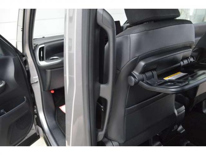 ランディ2.0 G 4WD　ワンオーナー車8人乗り4WDセーフティサポート搭載プリクラッシュセーフティ両側オートスライドドア9インチナビTVバックカメラETCレーダークルーズコントロールLEDドラレコシートヒーター 2000