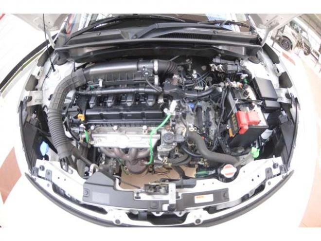 スイフト1.2 XG スズキ セーフティサポート非装着車 4WD　ワンオーナー車4WD横滑り防止装置ABSシートヒータードアミラーヒーターCDスマートキープッシュスタート社外15インチアルミ 1200