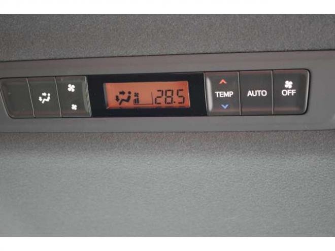 ヴォクシー2.0 ZS 煌III 4WD　ワンオーナー7人乗り4WD寒冷地仕様車トヨタセーフティセンスプリクラッシュセーフティ7インチワイドナビTVバックカメラ両側オートスライドドアETCハイビームアシストLEDヘッドライトクルーズコントロール 2000
