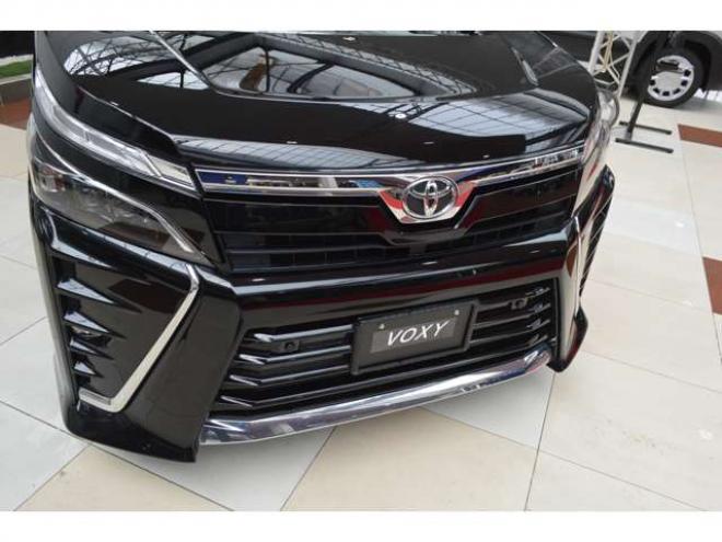 ヴォクシー2.0 ZS 煌III 4WD　ワンオーナー7人乗り4WD寒冷地仕様車トヨタセーフティセンスプリクラッシュセーフティ7インチワイドナビTVバックカメラ両側オートスライドドアETCハイビームアシストLEDヘッドライトクルーズコントロール 2000