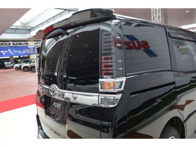 ヴォクシー2.0 ZS 煌III 4WD　ワンオーナー7人乗り4WD寒冷地仕様車トヨタセーフティセンスプリクラッシュセーフティ7インチワイドナビTVバックカメラ両側オートスライドドアETCハイビームアシストLEDヘッドライトクルーズコントロール 2000