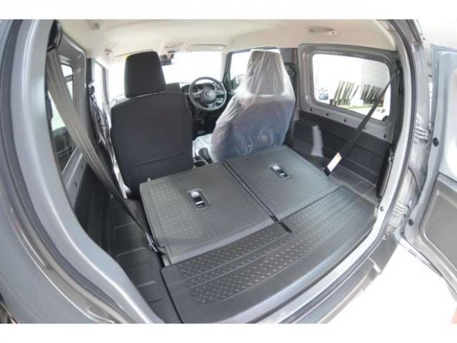 ジムニーXC 4WD　ワンオーナー車4WDターボ横滑り防止装置セーフティサポート搭載アイドリングストップ横滑り防止装置クルーズコントロールハイビームアシストLEDライト 登録済未使用車 660
