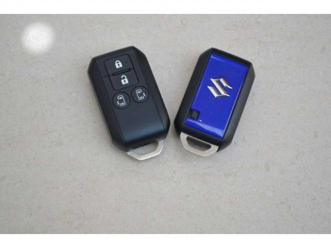 ワゴンRスマイルハイブリッド X 4WD　クリームコーデセーフティサポートスズキコネクト対応9インチ全方位ナビLEDハイブリット4WDセーフティサポート搭載アイドリングストップハイビームアシストLEDライト両側オートスライドドアパーキングセンサー 登録済未使用車 660
