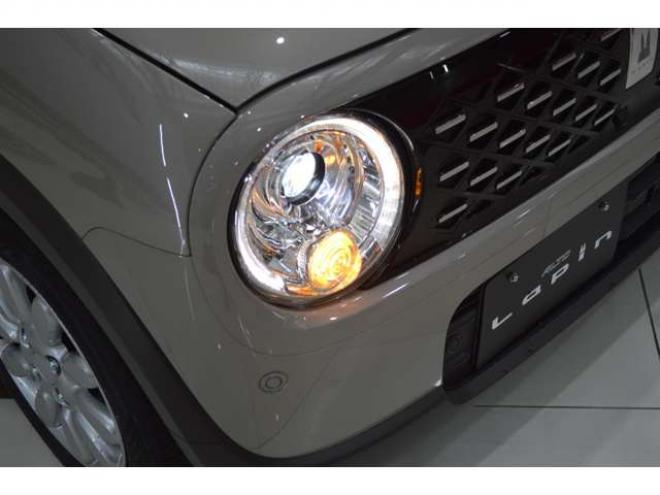 ラパンハイブリッド X 4WD　ハイブリッド4WDセーフティサポート搭載スズキコネクト対応通信機装着車アイドリングストップ全方位モニター用カメラパッケージハイビームアシストLEDライト 登録済未使用車 660