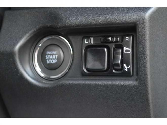 ジムニーXC 4WD　ワンオーナー車4WDターボ横滑り防止装置セーフティサポート搭載アイドリングストップ横滑り防止装置クルーズコントロール11インチディスプレイオーディオハイビームアシストLEDライト 660