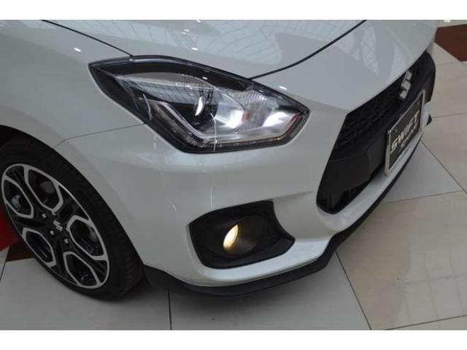 スイフトスポーツ 1.4　ワンオーナー車6速マニュアルFFターボセーフティサポート搭載ハイビームアシストLEDアダプティブクルーズコントロール横滑り防止装置ETCマッドフラップCDシートヒーター後退時ブレーキサポート 4WD 1400
