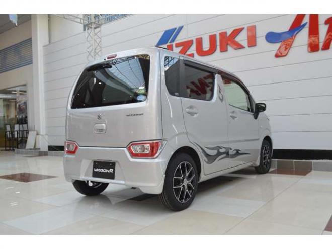 ワゴンRFA 4WD　ワンオーナー車F5速マニュアル4WD横滑り防止装置ハイビームアシストCDシートヒーター社外アルミホイルキーレスエントリー 660