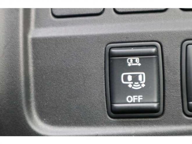 セレナ2.0 ハイウェイスター 4WD　純正フルセグナビ　アラウンドビューカメラ　両側電動スライドドア　ハンズフリーオートスライドドア　インテリジェントパーキングアシスト　クルーズコントロール 2000