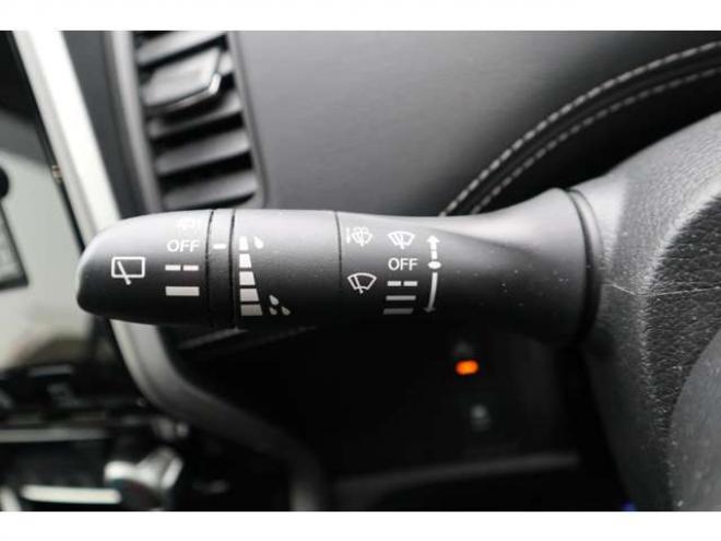 セレナ2.0 ハイウェイスター 4WD　純正フルセグナビ　アラウンドビューカメラ　両側電動スライドドア　ハンズフリーオートスライドドア　インテリジェントパーキングアシスト　クルーズコントロール 2000