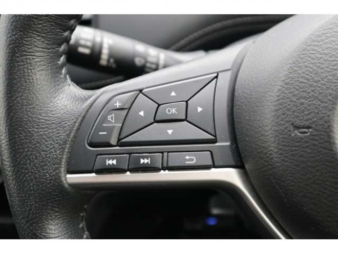 セレナ2.0 ハイウェイスター 4WD　純正フルセグナビ　アラウンドビューカメラ　両側電動スライドドア　ハンズフリーオートスライドドア　インテリジェントパーキングアシスト　クルーズコントロール 2000