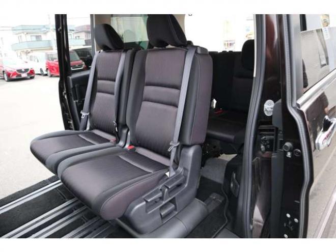 セレナ2.0 ハイウェイスター 4WD　純正フルセグナビ　アラウンドビューカメラ　両側電動スライドドア　ハンズフリーオートスライドドア　インテリジェントパーキングアシスト　クルーズコントロール 2000