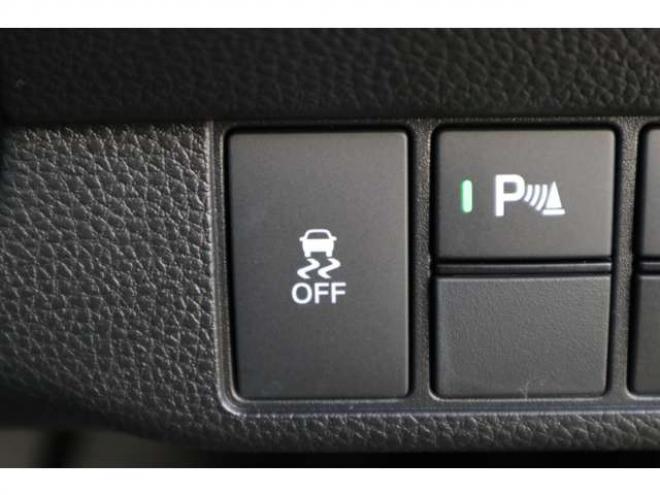 N-ONEオリジナル 4WD　シートヒーター　電動パーキングブレーキ　LEDヘッドライト　アダプティブクルーズコントロール　パーキングセンサー　ナビ装着車用スペシャルパッケージ 660