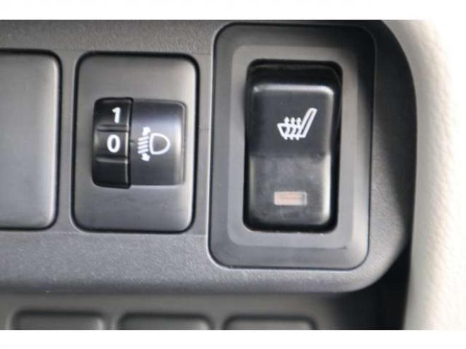 デイズS 4WD　CDプレイヤー　エマージェンシーブレーキ　運転席シートヒーター　踏み間違い衝突防止アシスト 660