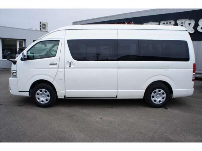 ハイエース2.7 グランドキャビン 4WD　令和7年11月登録　登録済未使用車 走行6キロ　パノラミックビューモニター デジタルインナーミラー　LEDヘッドランプ　LEDフォグランプ　ホワイトパールクリスタルシャイン　メーカー保証付 登録済未使用車 2700