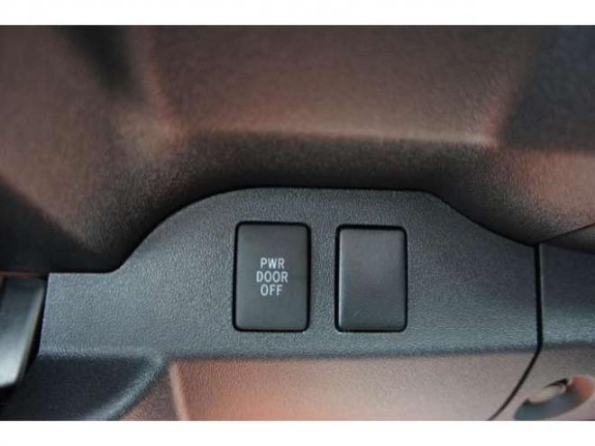 ハイエース2.7 グランドキャビン 4WD　令和7年11月登録　登録済未使用車 走行6キロ　パノラミックビューモニター デジタルインナーミラー　LEDヘッドランプ　LEDフォグランプ　ホワイトパールクリスタルシャイン　メーカー保証付 登録済未使用車 2700