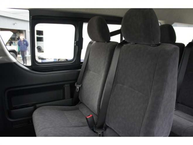 ハイエース2.7 グランドキャビン 4WD　令和7年11月登録　登録済未使用車 走行6キロ　パノラミックビューモニター デジタルインナーミラー　LEDヘッドランプ　LEDフォグランプ　ホワイトパールクリスタルシャイン　メーカー保証付 登録済未使用車 2700