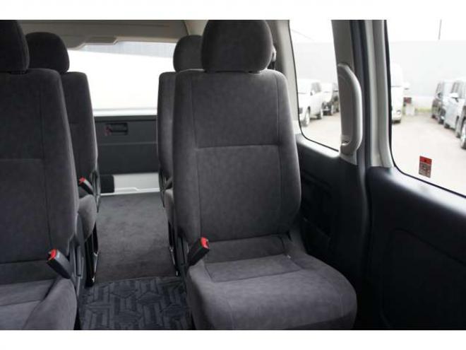 ハイエース2.7 グランドキャビン 4WD　令和7年11月登録　登録済未使用車 走行6キロ　パノラミックビューモニター デジタルインナーミラー　LEDヘッドランプ　LEDフォグランプ　ホワイトパールクリスタルシャイン　メーカー保証付 登録済未使用車 2700