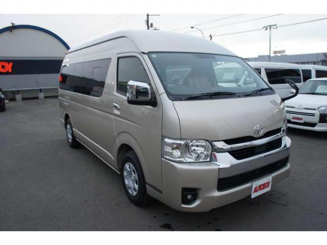 ハイエース2.7 グランドキャビン 4WD　令和8年2月登録　登録済未使用車 走行7キロ　パノラミックビューモニター デジタルインナーミラー　LEDヘッドランプ　LEDフォグランプ　ベージュメタリック　メーカー保証付 登録済未使用車 2700