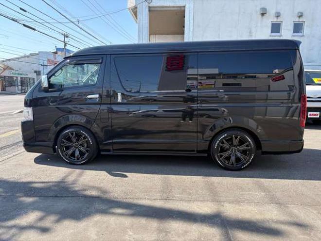 ハイエース2.7 GL ロング ミドルルーフ 4WD　IFUU製　IF-WB8　10人乗り対面ラウンジベッド仕様　415COBRAクリーンルック3フロントスポイラー&バッドラッカー毒牙18インチAW　イクリプス製10.1インチフローティングナヒ　純正EGスターター 2700