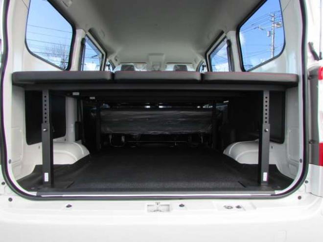 タウンエースバン1.5 GL 4WD　登録済未使用車/スマートアシスト/LEDヘッドライト/ベッドキット/MAD CROSS14インチホイール+ジオランダーX-AT/キーレス/アイドリングストップ/ディスプレイオーディオ 登録済未使用車 1500