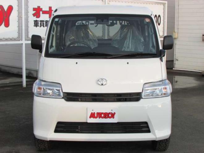 タウンエースバン1.5 GL 4WD　登録済未使用車/スマートアシスト/LEDヘッドライト/ベッドキット/MAD CROSS14インチホイール+ジオランダーX-AT/キーレス/アイドリングストップ/ディスプレイオーディオ 登録済未使用車 1500