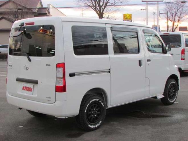 タウンエースバン1.5 GL 4WD　登録済未使用車/スマートアシスト/LEDヘッドライト/ベッドキット/MAD CROSS14インチホイール+ジオランダーX-AT/キーレス/アイドリングストップ/ディスプレイオーディオ 登録済未使用車 1500