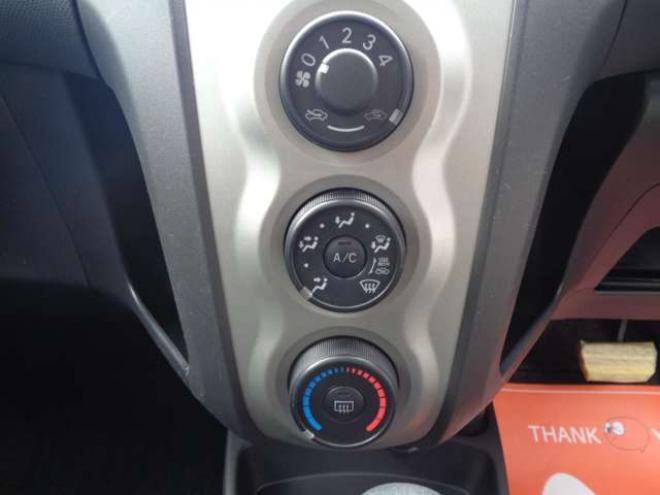 ヴィッツ1.3 F　FF　キーレス　純正CDオーディオ 2WD 1300