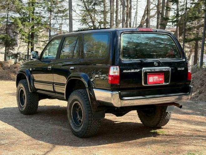 ハイラックスサーフ2.7 SSR-X Vセレクション 4WD　社外ナビ　バックカメラ　リフトアップ　社外アルミホイール　エアコン　ETC　ドライブレコーダー　パワステ　パワーウィンドウ　ABS　キーレスエントリー　ルーフレール 2700
