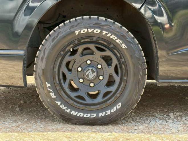 ハイエースコミューター 2.5 GL ディーゼルターボ 4WD　社外アルミ　パワステ　パワーウィンドウ　キーレスエントリー　ETC　ドライブレコーダー　片側電動スライドドア　後席モニタ　TV　ナビ　バックカメラ　エアコン　ABS　横滑り防止装置　全塗装済 2500