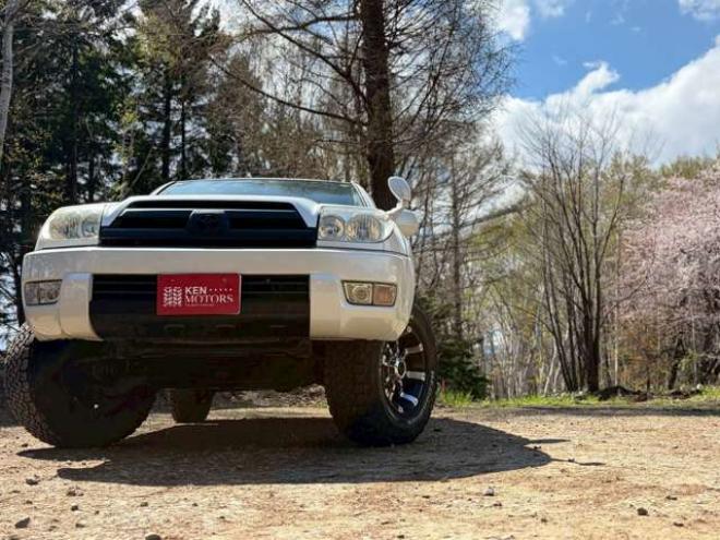 ハイラックスサーフ2.7 SSR-G 4WD　禁煙車　パワステ　パワーウィンドウ　ETC　社外ナビ　バックカメラ　キーレスエントリー　リフトアップ　エンジンスターター　寒冷地仕様　ABS　エアコン　盗難防止装置　社外アルミホイール 2700