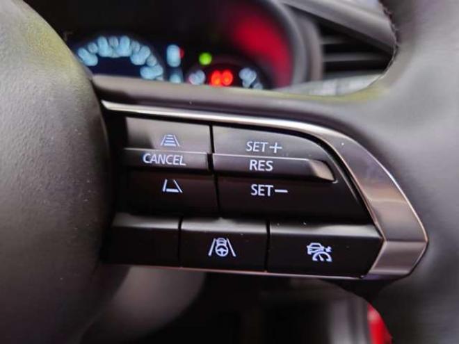 MAZDA3ファストバック 2.0 20S レトロスポーツエディション 4WD　登録済み未使用車/コネクティッドカー/全方位カメラ/パーキングセンサー/10.25インチモニター/メモリー電動シート/電動リアゲート/シートヒーター/18AW 登録済未使用車 2000