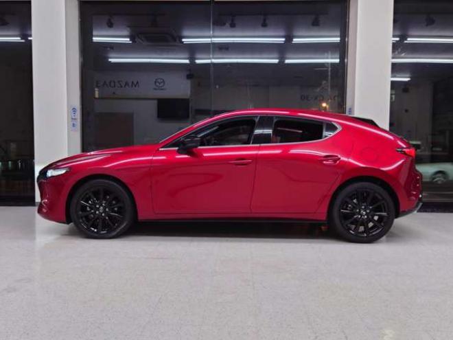 MAZDA3ファストバック 2.0 20S レトロスポーツエディション 4WD　登録済み未使用車/コネクティッドカー/全方位カメラ/パーキングセンサー/10.25インチモニター/メモリー電動シート/電動リアゲート/シートヒーター/18AW 登録済未使用車 2000