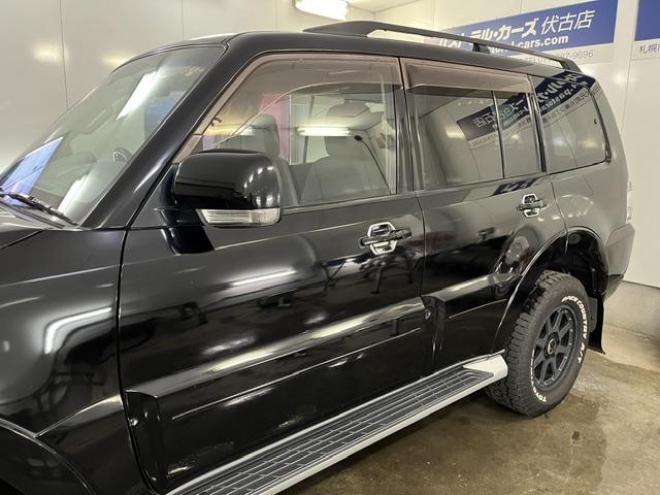 パジェロロングエクシード　寒冷地仕様ダブルバッテリー　禁煙車　エクストリーム１７ＡＷ＋ＴＯＹＯホワイトレタータイヤ　社外１７ＡＷ＋スタッドレスタイヤ　新品ＪＡＯＳブラックマッドガード　ケンウッドナビ　地デジ　Ｂｌｕｅｔｏｏｔｈ 4WD 3200 5Dr