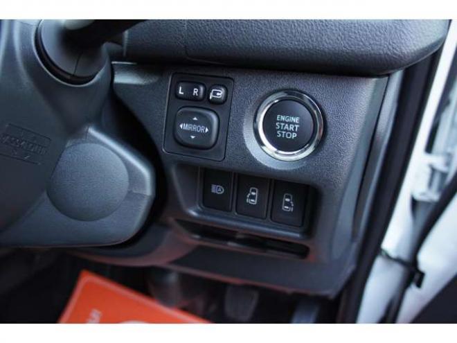 ハイエースファインテックツアラー4WD　R8.1登録済未使用車　デジタルインナーミラー　パノラミックビューモニター　寒冷地仕様　セカンドシート&サードシートオットマン付きキャプテンシート　10人乗り 登録済未使用車 2700