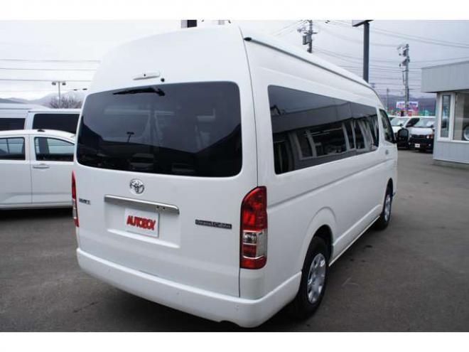 ハイエース2.7 グランドキャビン 4WD　令和7年11月登録　登録済未使用車 走行6キロ　パノラミックビューモニター デジタルインナーミラー　LEDヘッドランプ　LEDフォグランプ　ホワイトパールクリスタルシャイン　メーカー保証付 登録済未使用車 2700