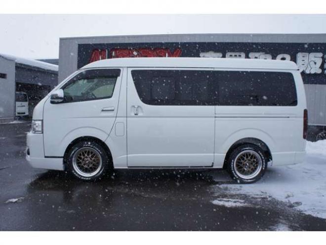 ハイエース2.7 GL ロング ミドルルーフ 4WD　ワンオーナー　ケンウッド9インチナビTV　Bカメラ　フリップダウンモニター　ワークエクストラップ17インチAW　415コブラフロントスポイラー　ベッドキット　LEDヘッドライト　スマキー　AC100V 2700