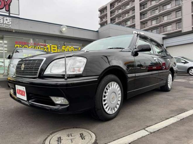 クラウンロイヤル 2.5 ロイヤルエクストラ Four 4WD　キーレス・電動格納ミラー(ヒーテッドミラー)・純正オーディオ・オートエアコン・ETC・パワーランバーサポート・レーダー探知機・革ステアリング・ECTボタン 2500