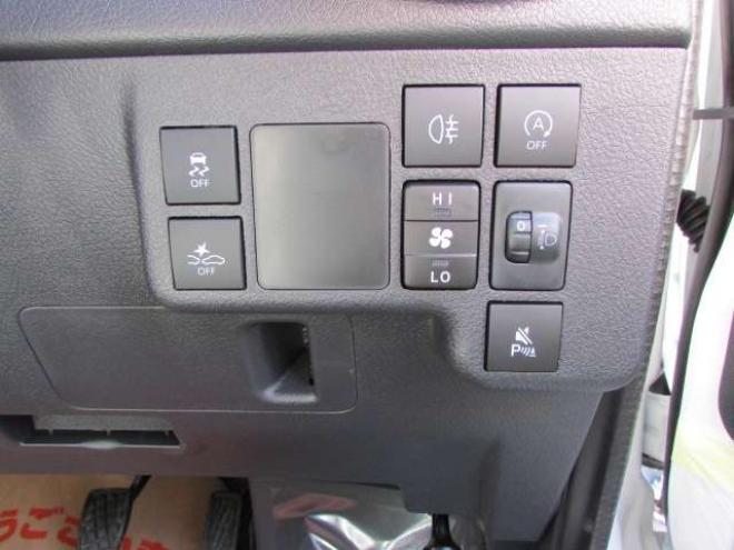 タウンエースバン1.5 GL 4WD　登録済未使用車/スマートアシスト/LEDヘッドライト/ベッドキット/MAD CROSS14インチホイール+ジオランダーX-AT/キーレス/アイドリングストップ/ディスプレイオーディオ 登録済未使用車 1500
